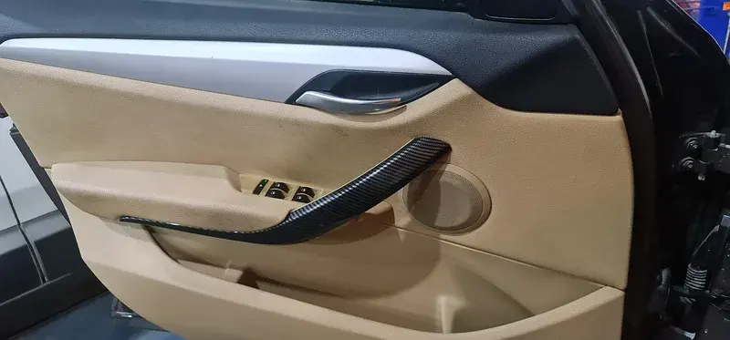 بي أم دبليو X1 2010