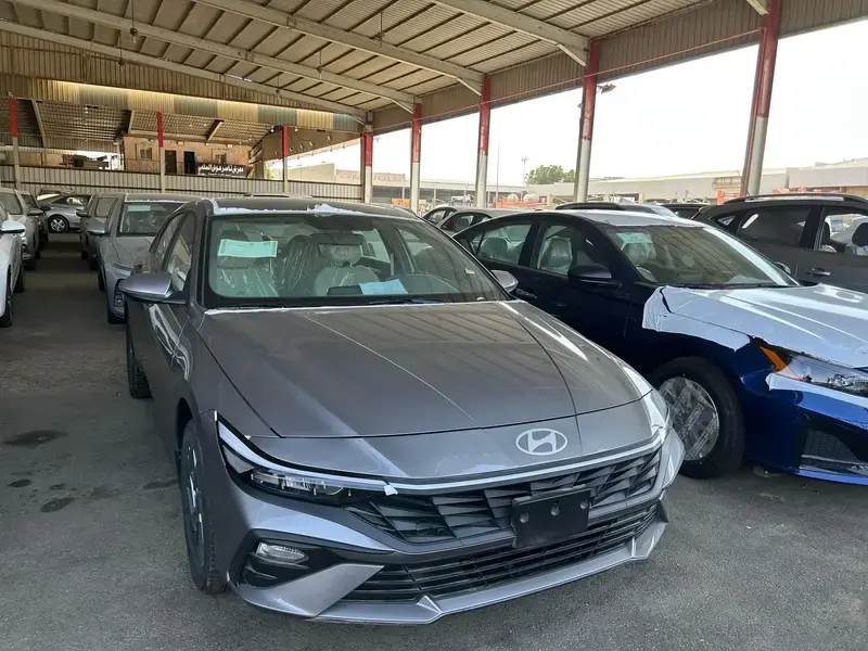 هيونداي إلنترا 2025 سمارت