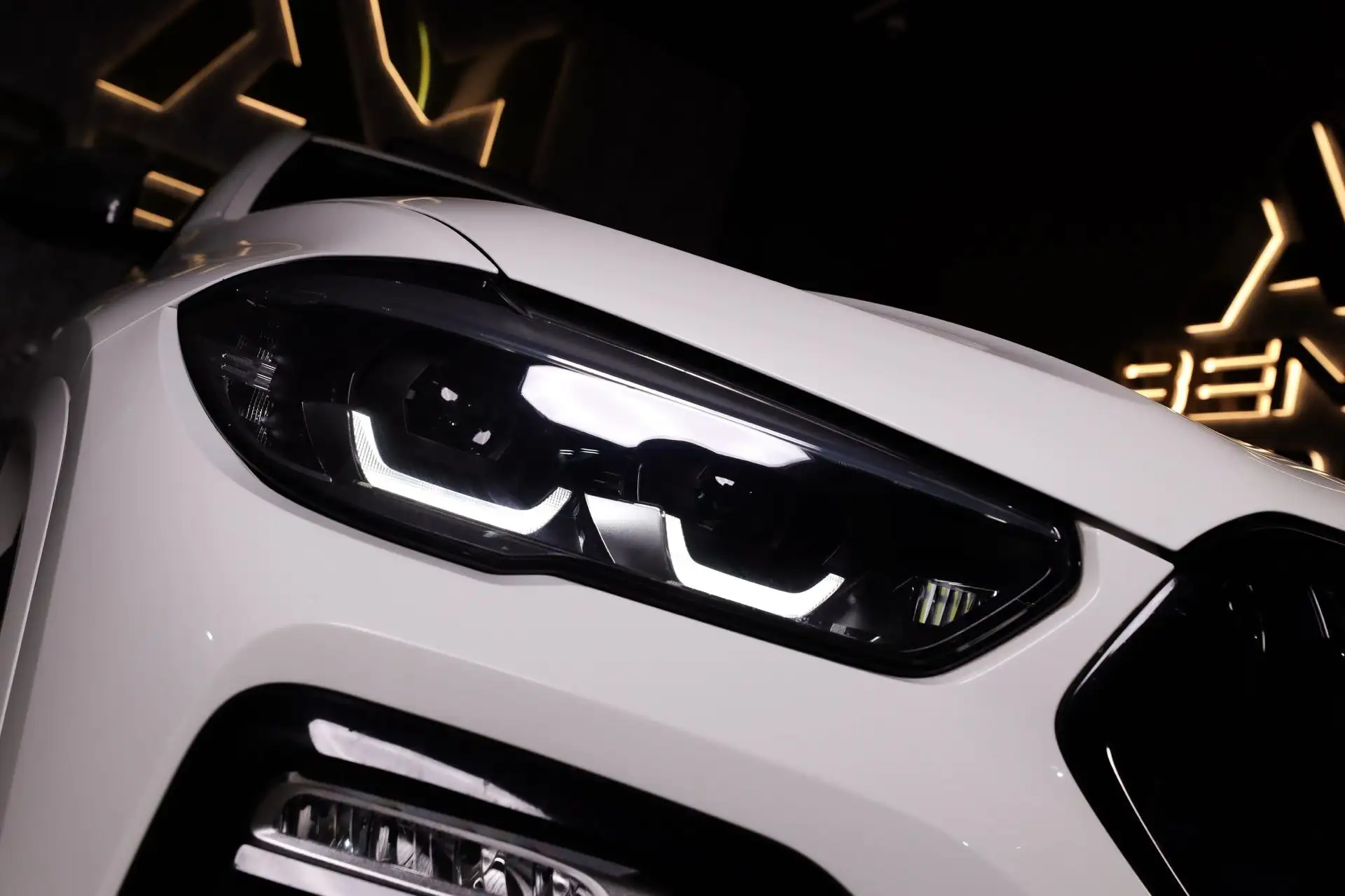 بي أم دبليو X6 2021