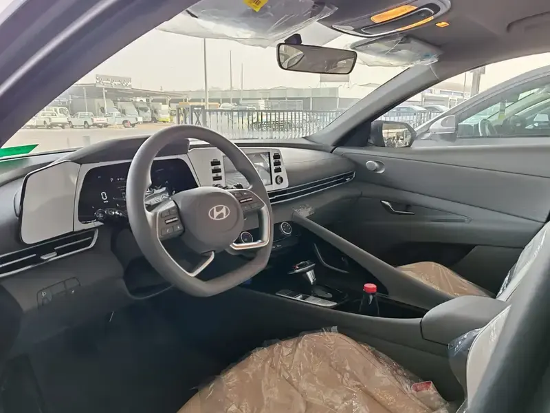 هيونداي إلنترا 2025 سمارت