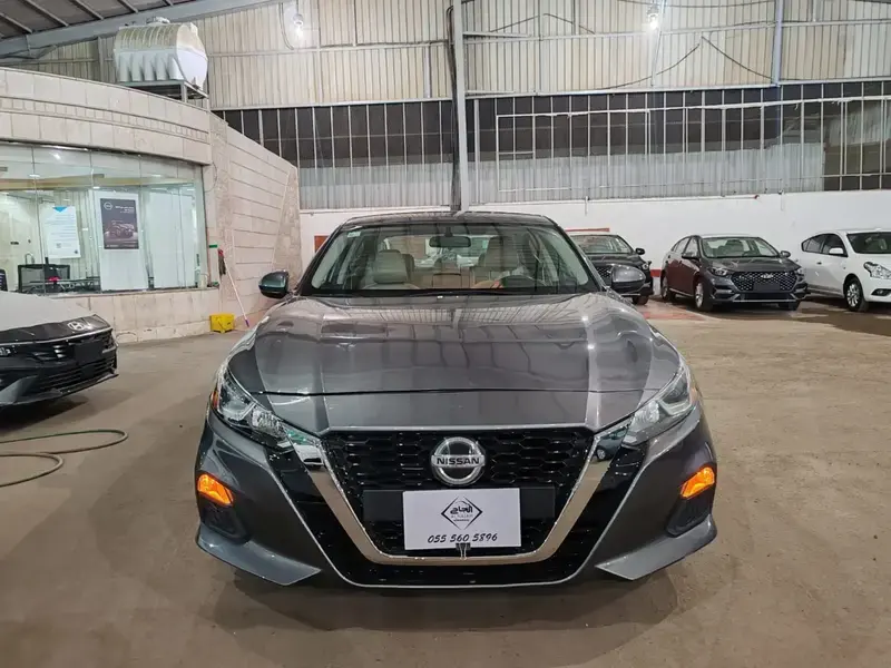 Nissan Altima 2021