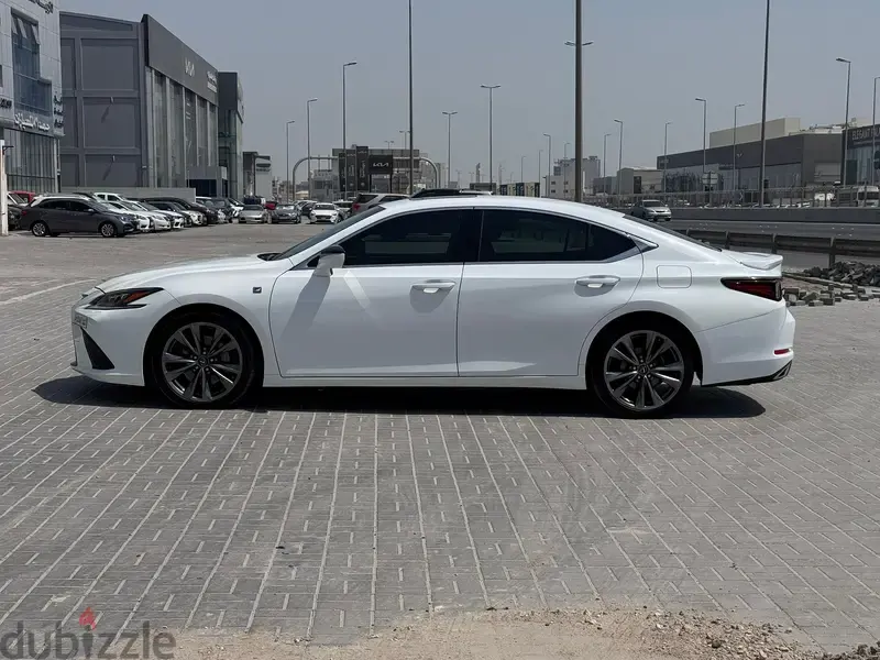 Lexus ES 2019