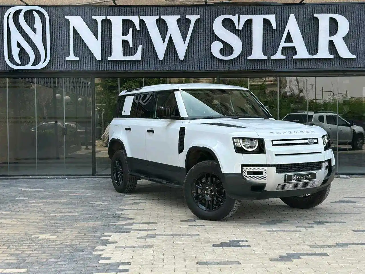 لاند روفر ديفندر 2020