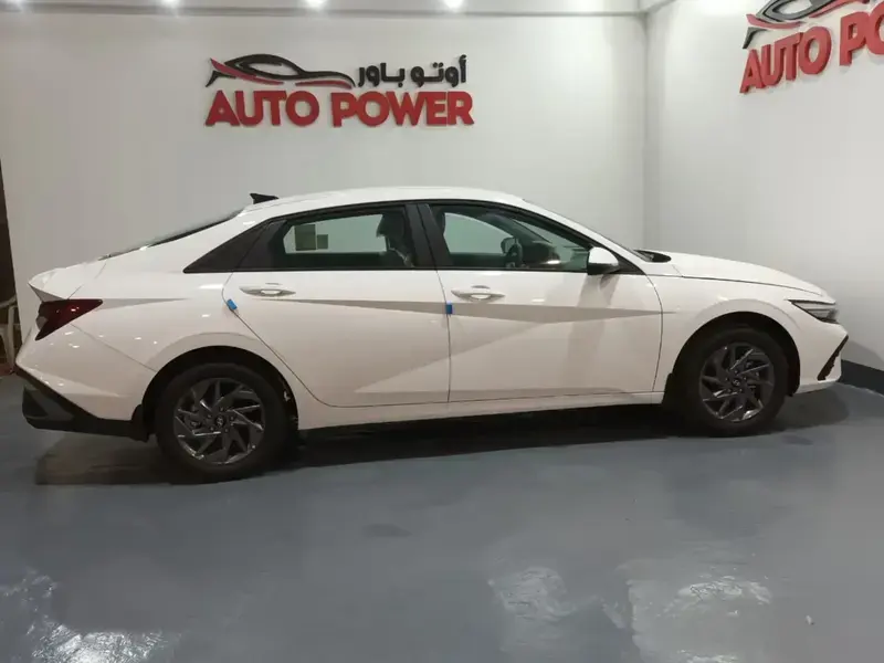 Hyundai Elantra 2025