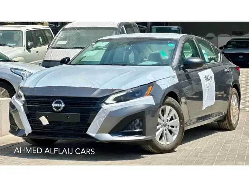 نيسان التيما 2024 Sستاندر