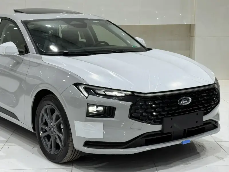 فورد توروس 2025 TREND