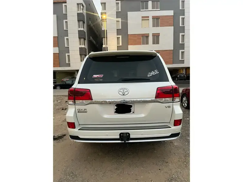 تويوتا لاندكروزر صالون 2020 V8