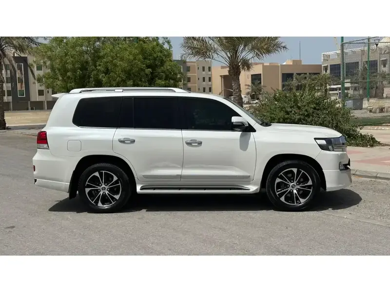 Toyota Land Cruiser Wagon 2021