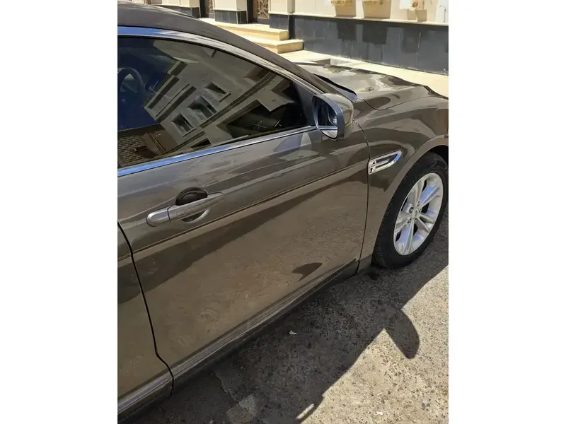 Ford Taurus 2016
