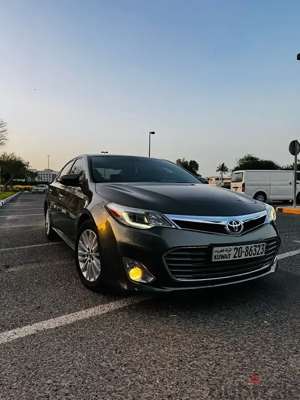 تويوتا افالون 2013