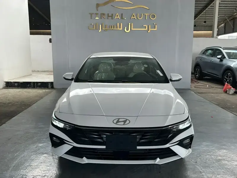 هيونداي إلنترا 2025 سمارت