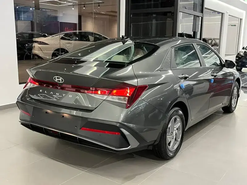 Hyundai Elantra 2025