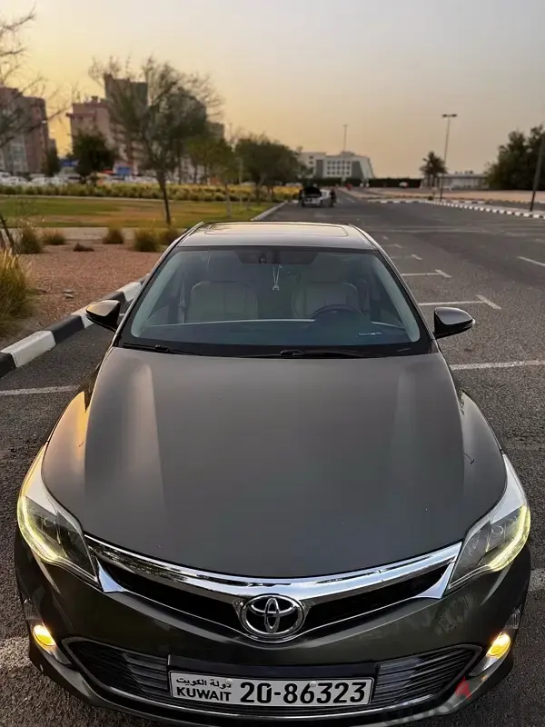 تويوتا افالون 2013