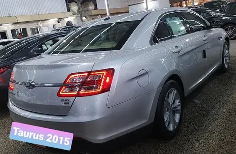 Ford Taurus 2015