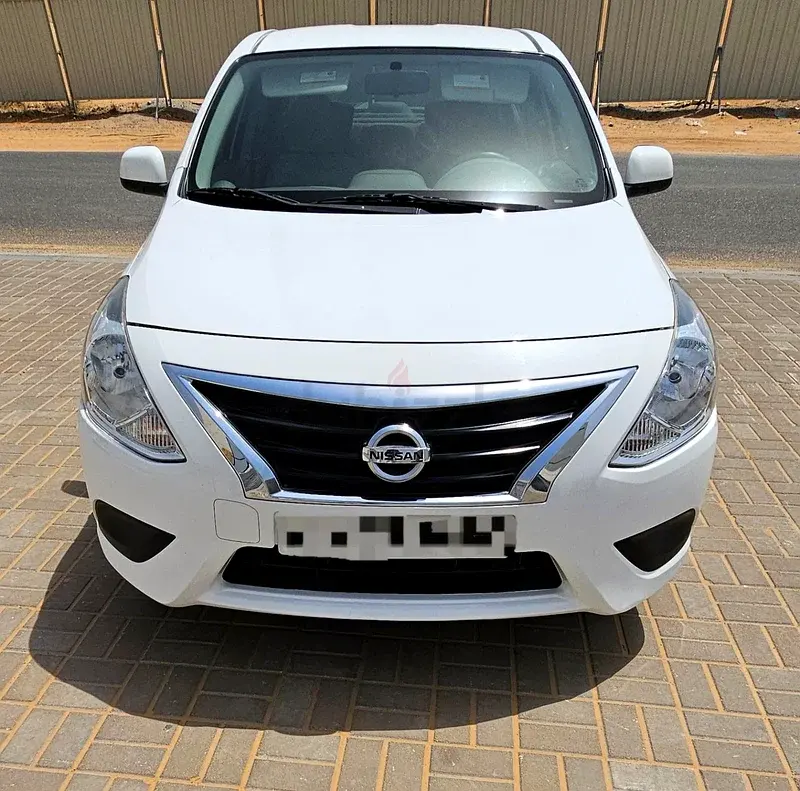 Nissan Sunny 2022