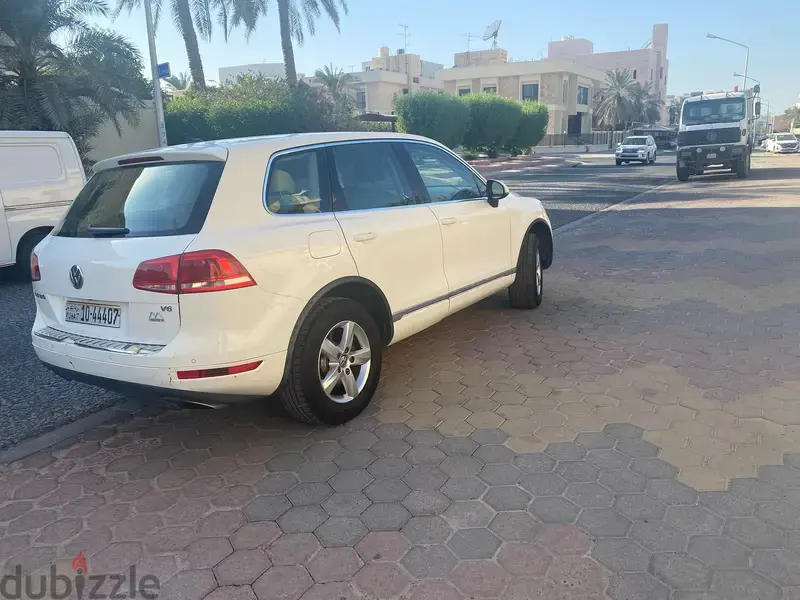 فولكس واجن طوارق 2011