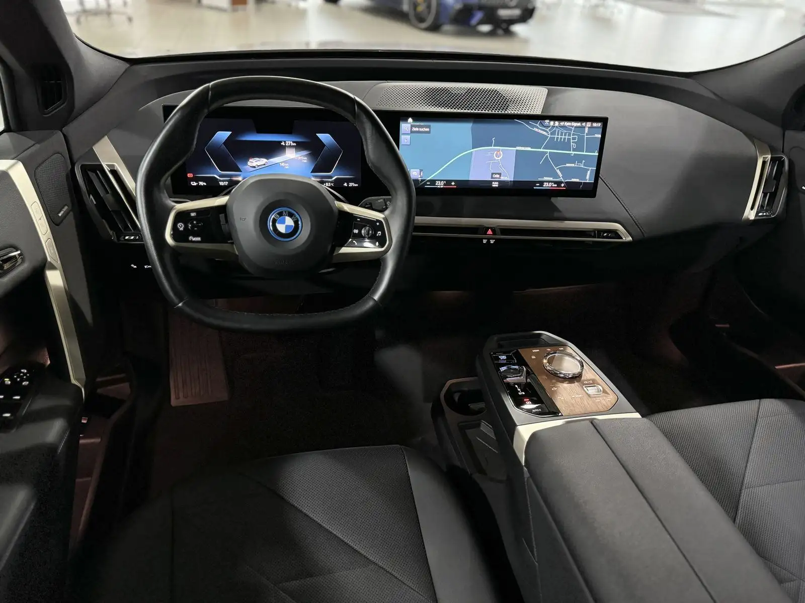 بي أم دبليو iX 2022