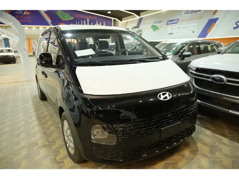 هيونداي ستاريا ستاندر 2025