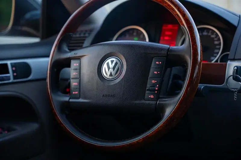 فولكس واجن طوارق 2008