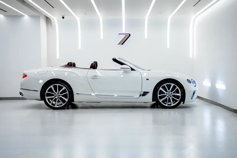 بنتلي كونتيننتال 2020