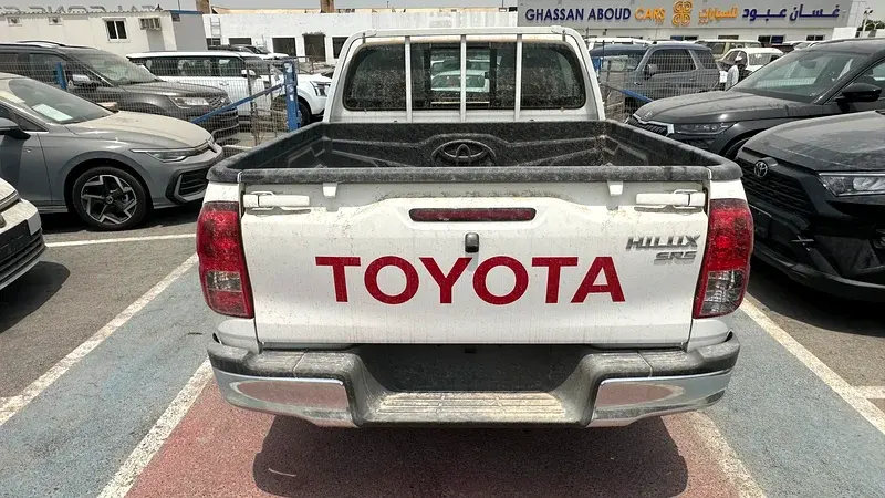 تويوتا هيلوكس 2025