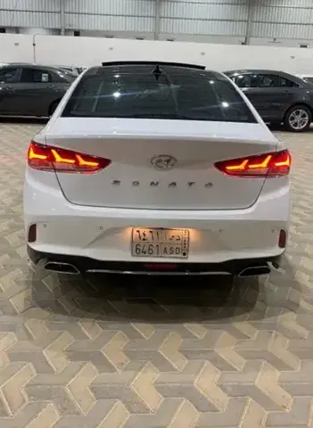 تويوتا كامري 2.4 Hybrid XLE 2018