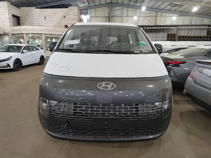 هيونداي ستاريا 2025