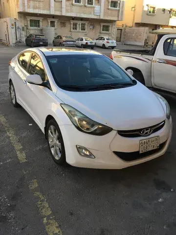 هيونداي إلنترا 2014