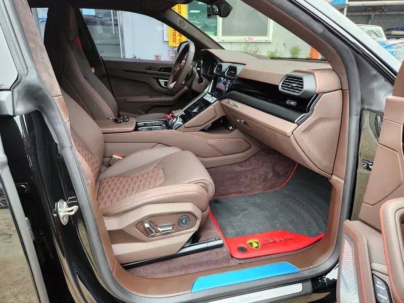 لامبورغيني اوروس 2024