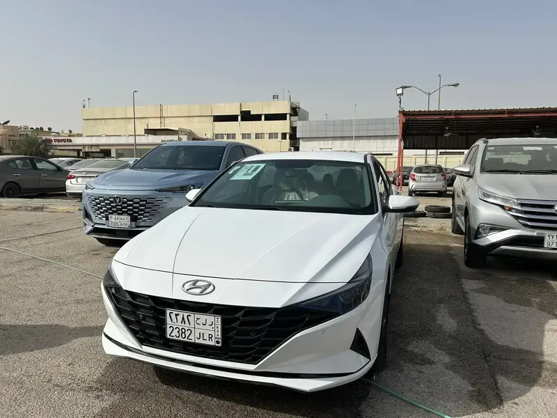 هيونداي إلنترا 2023