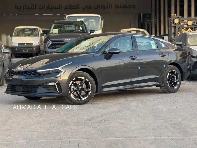 كيا K5 2025 ستاندر بالنقد والتقسيط