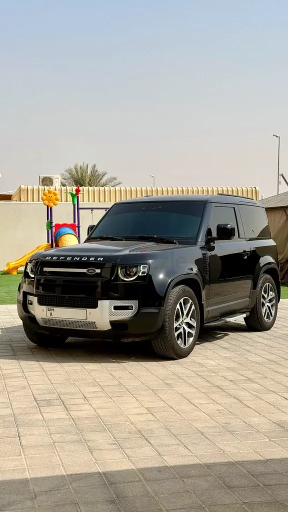 Land Rover Defender 2023