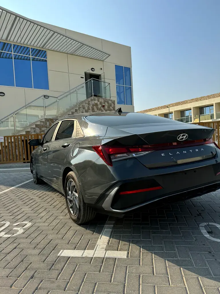 هيونداي إلانترا 2024