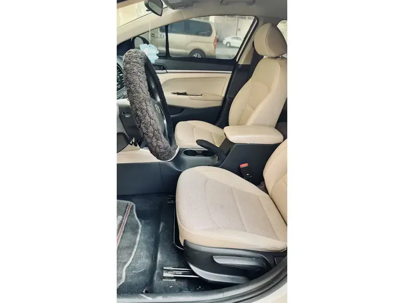 هيونداي إلنترا 2017