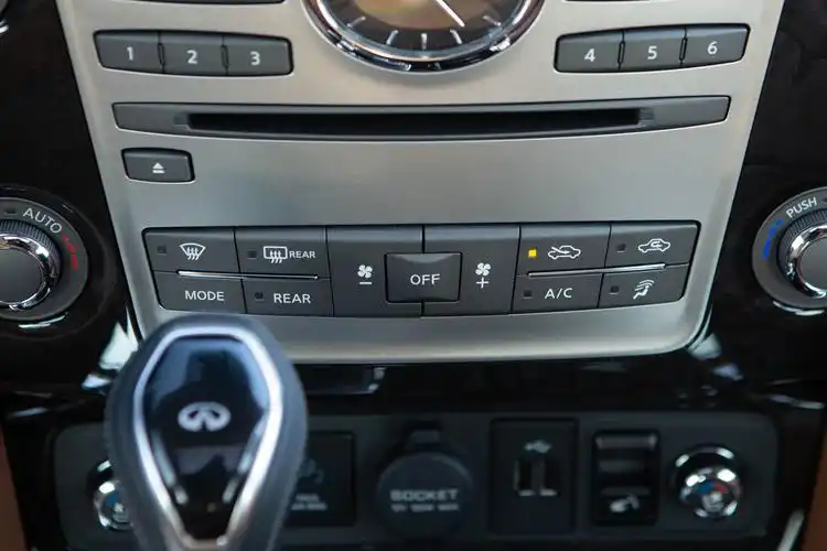 دليل المشتري لإنفينيتي QX80 الشرق الأوسط 2026: الفئات والميزات ونصائح الملكية وأفضل حالات الاستخدام