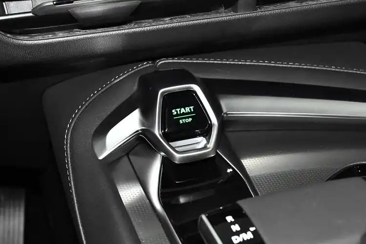 MG 7 في الإمارات العربية المتحدة: صفقات حصريّة للسيدان الفاخر وعروض مميزة 2026