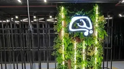 Dr.Khaled Autoglass (Sheikh Zayed) - دكتور خالد لتغيير و اصلاح كسور وشروخ زجاج السيارات (الشيخ زايد)