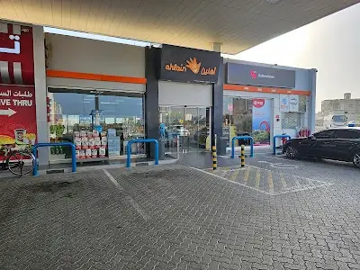 محطة وقود نفط عمان