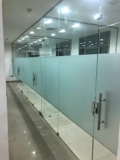 زجاج ومرايا