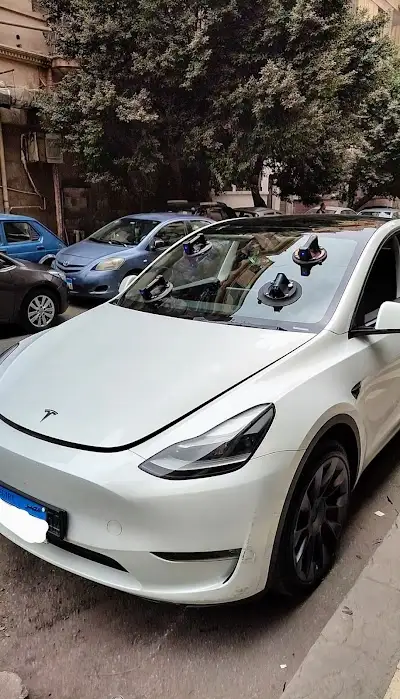 زجاج سيارات العالمية