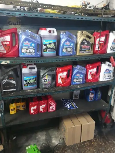 Ahmad Ali Zainaldin Repair Shop