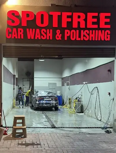 سبوت فري غسيل وتلميع السيارات