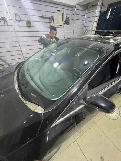اوتو جلاس - تركيب وإصلاح كسور وشروخ زجاج السيارات (فيصل) - Auto Glass