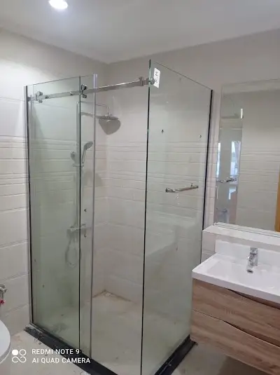 رمال مسقط الواعدة للزجاج