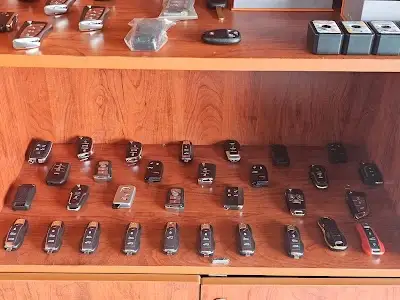 Alberto locksmith (KEY MAKER)