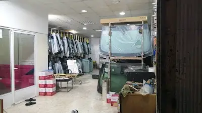 بيع وتركيب الألواح الزجاجية واصلاح كسر الزجاج