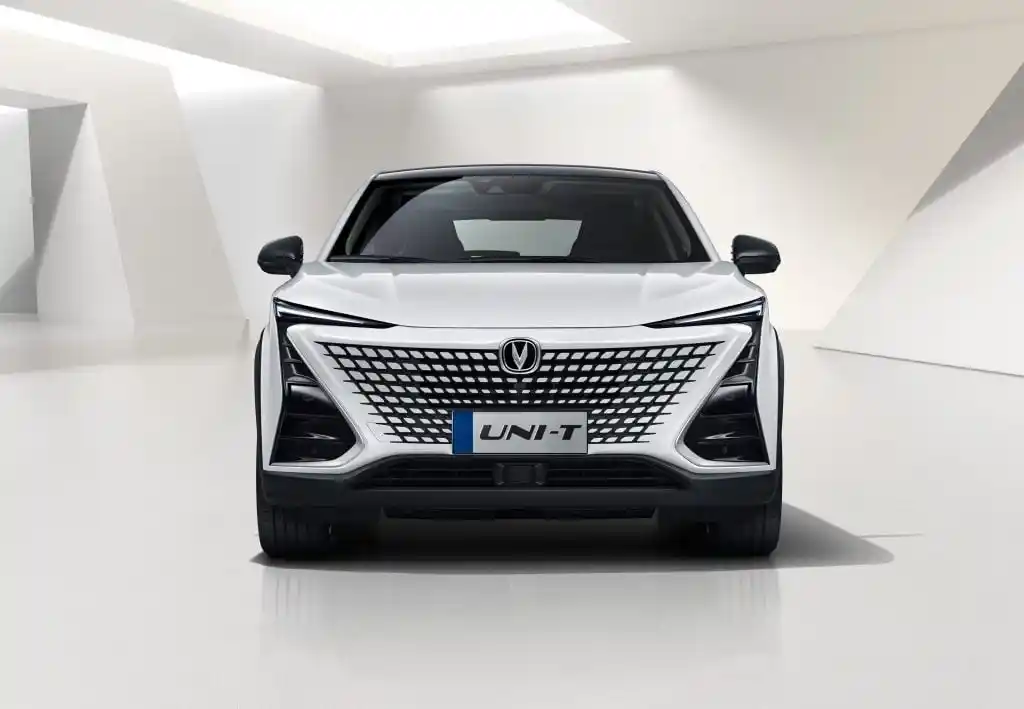 [IMAGE PLACEHOLDER: ChanganUNI-T — SUV Exterior Front]