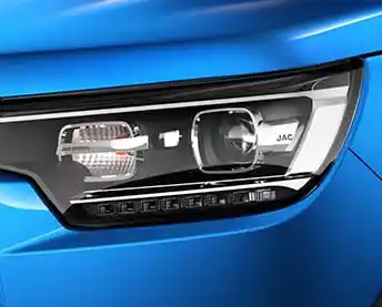 [مكان صورة: المقصورة الشاسعة للجاك تي 8]