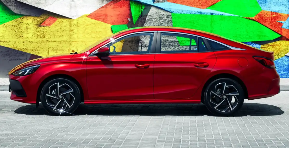 [مكان صورة: كابينة فاخرة لسيارة مج MG GT]