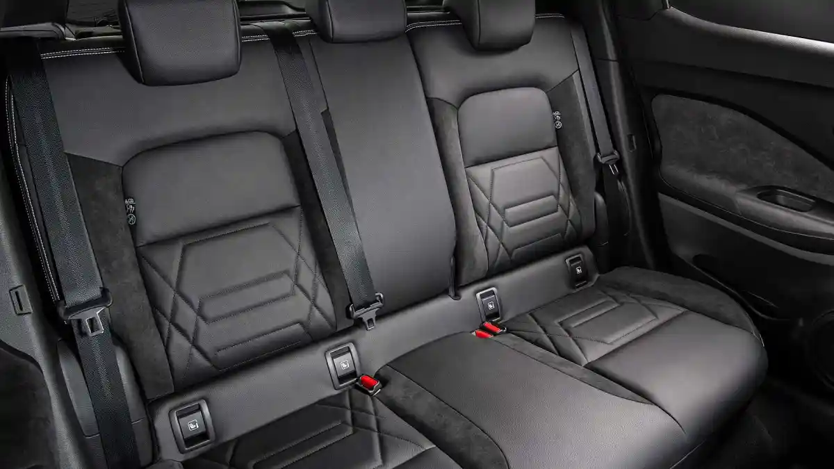 Nissan Juke 2026 interior cabin layout with infotainment screen in Kuwait